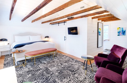Greenport Hotel | American Beech - Deluxe King Suite 14