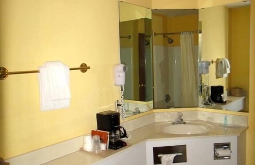 Portland Hotel | American Heritage Inn