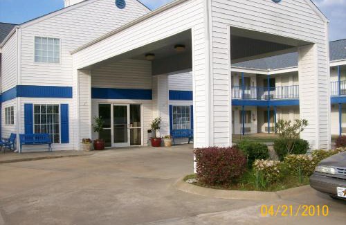 White Hall Hotel | American Inn and Suites White Hall