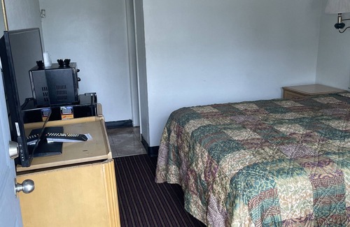 Many Hotel | American Inn Motel
