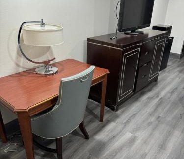 Sealy Hotel | American Inn-Sealy