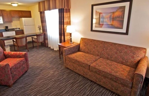 Parkers Prairie Hotel | American Inn & Suites