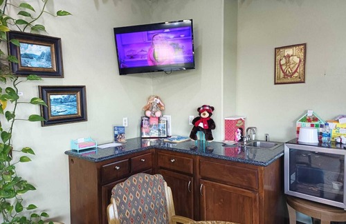 Victoria Hotel | American Inn & Suites By Capital O Victoria US-59