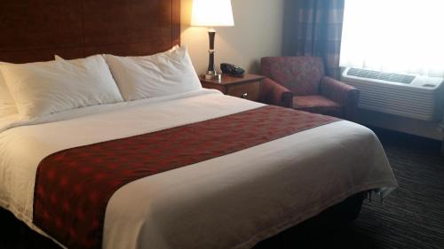 Parkers Prairie Hotel | American Inn & Suites