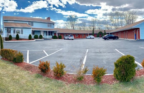 Branford Hotel | American Inn