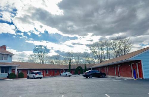 Branford Hotel | American Inn