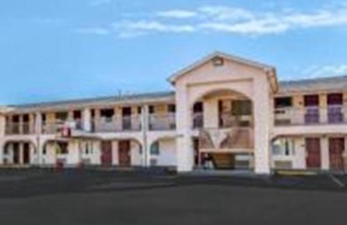 Corsicana Hotel | American Inn