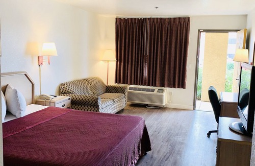 Interchange Square Hotel | American Inn