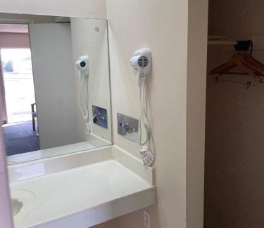 Pratt Hotel | American Inn