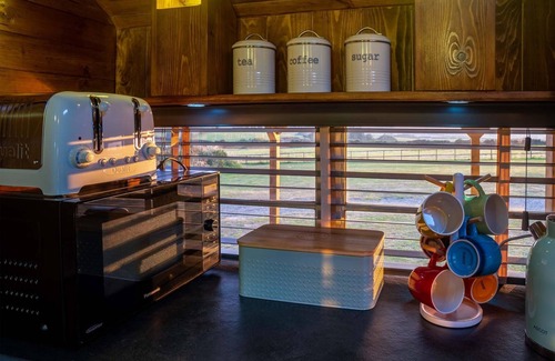 Tiers Cross Apartment | American School Bus - 1 Bedroom - Blossom Farm - Tiers Cross