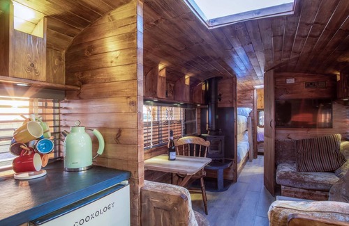Tiers Cross Apartment | American School Bus - 1 Bedroom - Blossom Farm - Tiers Cross