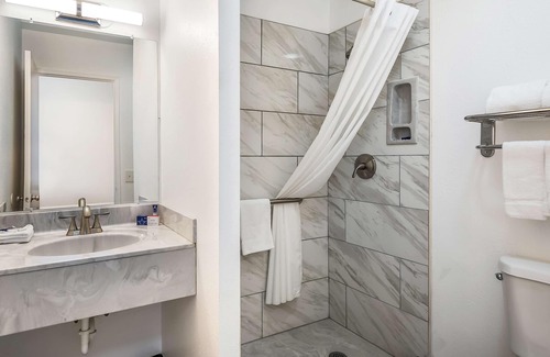 East Peoria Hotel | Americas Best Value Inn East Peoria