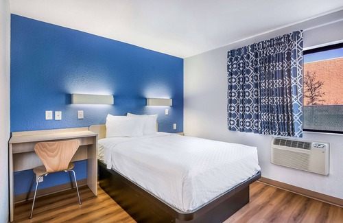 East Peoria Hotel | Americas Best Value Inn East Peoria