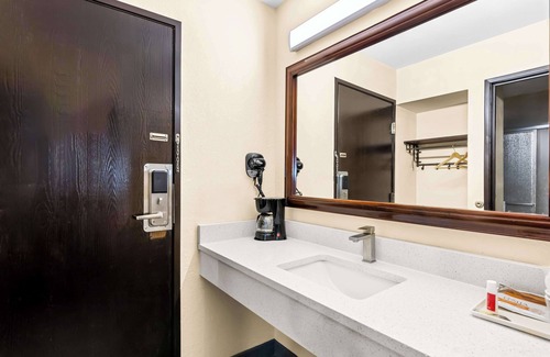 McMinnville Hotel | Americas Best Value Inn McMinnville
