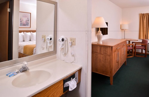 Missouri Valley Hotel | Americas Best Value Inn Missouri Valley