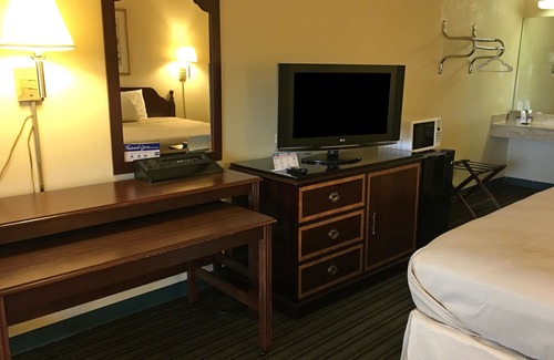 Leeds Hotel | Americas Inn