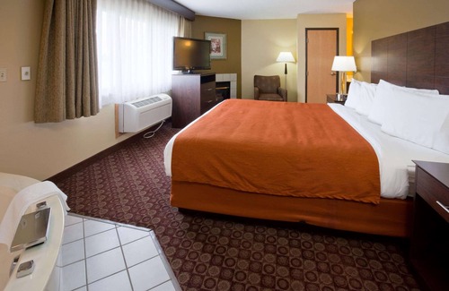 Blue Earth Hotel | AmericInn by Wyndham Blue Earth
