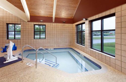 Greenville Hotel | AmericInn by Wyndham Greenville