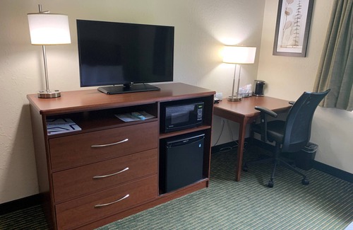 Ironwood Hotel | AmericInn by Wyndham Ironwood