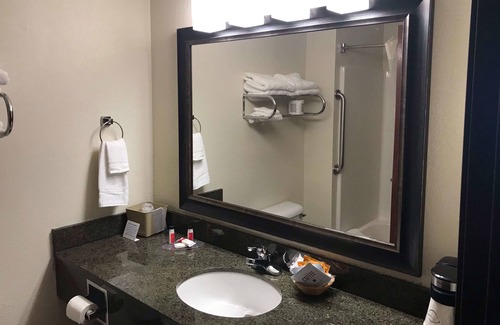 Maquoketa Hotel | AmericInn by Wyndham Maquoketa
