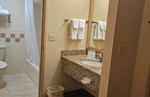 Princeton Hotel | AmericInn by Wyndham Princeton IL