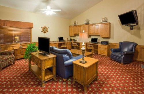 Wetmore Hotel | AmericInn by Wyndham Wetmore Munising
