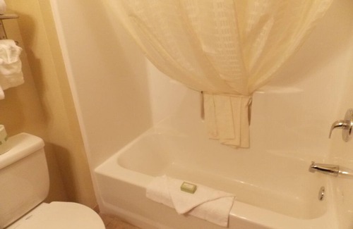 Crookston Hotel | AmeriVu Inn and Suites