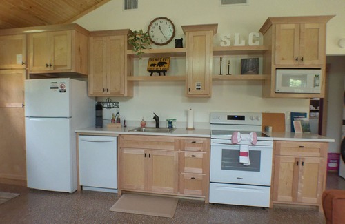 Hulbert Cabin | Amethyst Cabin Retreat by Ft. Gibson Lake
