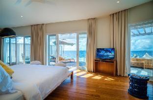 Finolhas Island Resort | Amilla Maldives