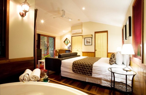 Buderim Bed & Breakfast | Amore On Buderim Luxury Rainforest Cabins