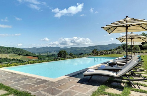 Lucolena Villa | AMORE RENTALS - Villa Mia with Private Pool, Garden, Terraces and Parking