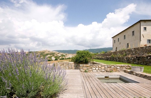 Sarteano Villa | AMORE RENTALS - Villa Olimpia with Pool, Garden, Ideal for Weddings
