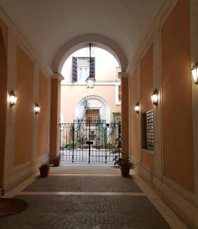 Rione VIII Sant'Eustachio Apartment | AmoRoma Francesca