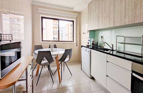 Viana do Castelo Apartment | Amorosa Beatch Apartment - 5 Minutes From The Beach