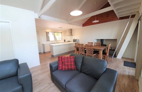 Forge Creek Apartment | Amphion - 1 Nt(waterfront)