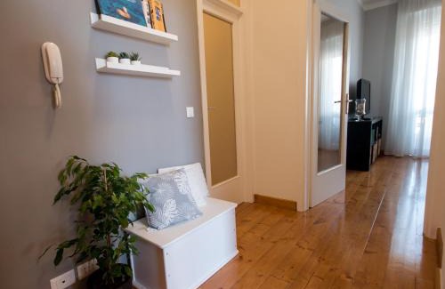 Ex Campo d'Aviazione Apartment | Ampio, elegante apt con aria condizionata e bici gratis