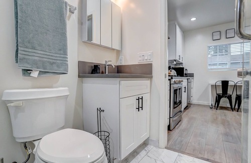 West Hills Apartment | Ample Luxury Guest House | Easy Parking | Near Hospitals