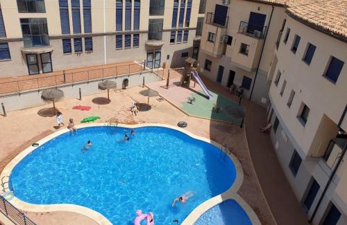 La Llosa Apartment | Amplio Apartamento 3Hb piscina bien equipado fácil aparcamiento parking opcional