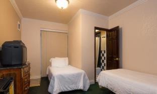 Lower Nob Hill Hostel | Amsterdam Hostel