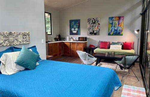 Manuel Antonio House | An abundance of wildlife at Jungle Glory Home Abajo