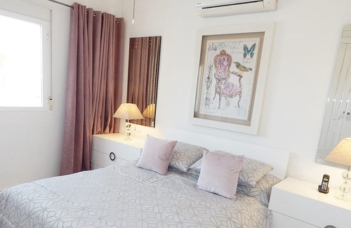 San Miguel de Salinas Villa | An amazing Villa in Alicante. See our fantastic reductions and discounts.
