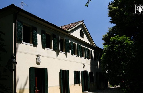 Mogliano Veneto Villa | An historic Venetian Villa ideal for a family vacation or an intimate reunion.