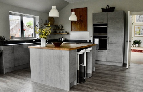 Haddington Cottage | An impressive and unique 3-bedroom cottage in a picturesque countryside setting. Sleeps 6