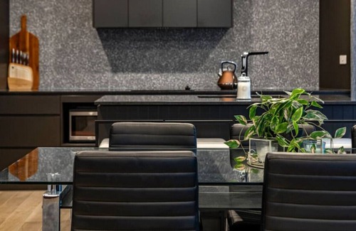 Coombs Apartment | An incredible 3 Bedroom Apartment!
