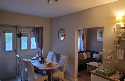 Ashbourne Cottage | An Irish welcome. Quiet Country Cottage close to Dublin Airport & City