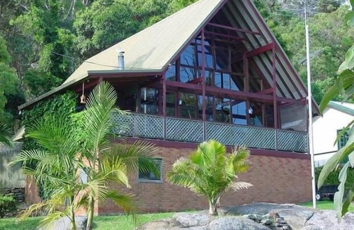 Bar Point House | An island style escape - Stunning oak A-frame Waterfront home Access by water