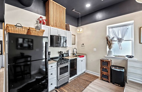 Issue Condo | An upscale retreat across from the beach