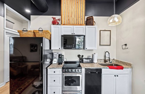 Issue Condo | An upscale retreat across from the beach