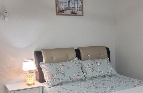 Taman Merdeka House | Ana Homestay D'Airport