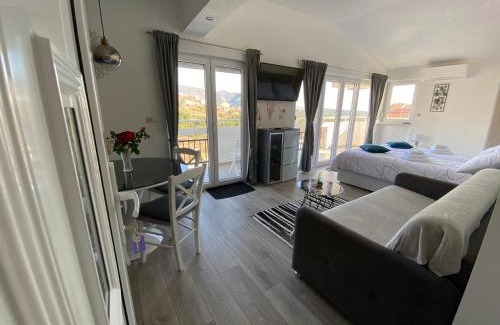 Solin Apartment | Ana Marija